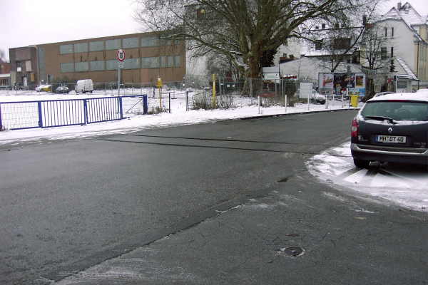 Bahn�bergang Veronikastar�e