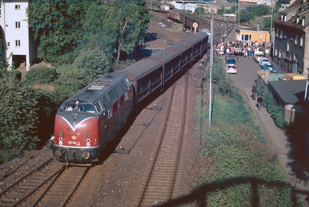 Blick nach Osten mit Stellwerk Wt